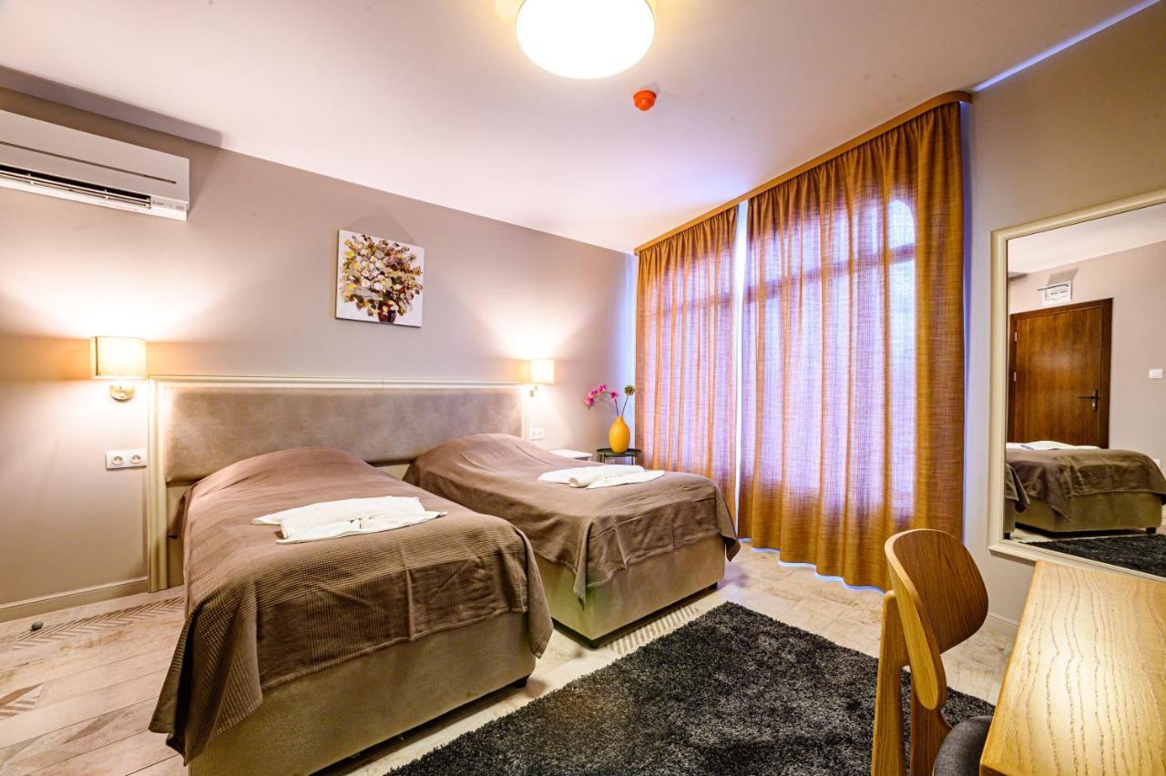 Antique Boutique Hotel Pavel Banya Exterior photo
